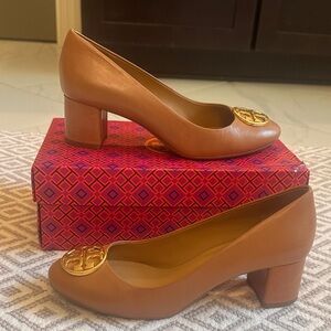 Tory Burch Chelsea 50MM Pump with Gold Emblem